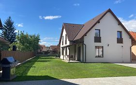 Fenyő Apartman House